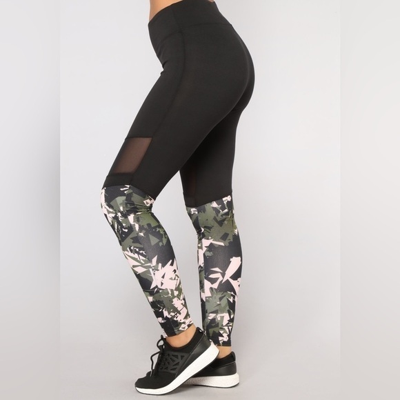 Balance Collection The Legging Dry Wik camouflage leggings Sz-S NWT S17 - Picture 2 of 14